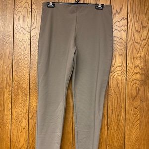 Women’s gray skinny pants